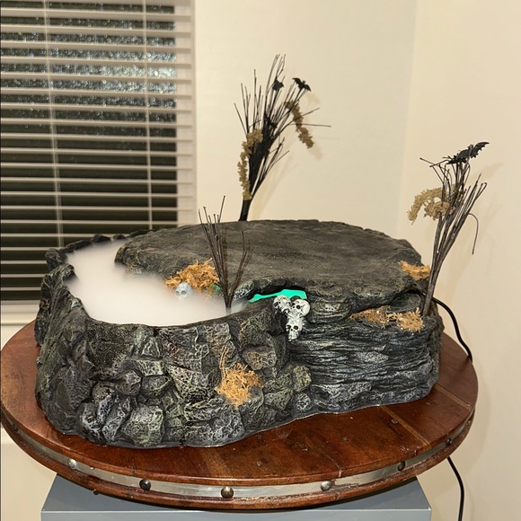 Department 56 Foggy Point Platform - Black and Gray - Picture 9 of 11